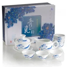 Керамический чайный сервиз белый на 8 персон Синий Цветок (подарочная коробка)