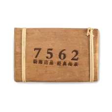 Китайский чай Пуэр Шу 7562, плитка 230-250 г в бамбуковом листе
