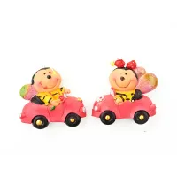 Фигурка декоративная (магнит) Пчелка на машинке l=6 см (2 вида)