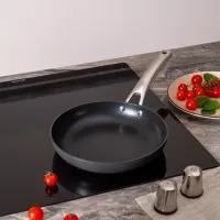 Сковорода с антипригарным покрытием Chef 24*4.5 см – Agness