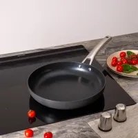 Сковорода с антипригарным покрытием Chef 28*5.0 см – Agness