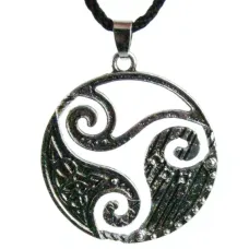 Амулет Трискелион 40х37 мм, металл A121-42