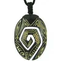 Амулет 45х32мм, кость IN0350-23