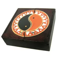 Шкатулка двустворчатая Инь-Ян 20х20х6 см дерево IN0288