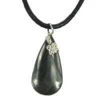 Талисман из камня Гематит со шнурком AK11