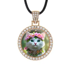 Кулон со стразами Котенок с венком, цвет светлое золото ALKS0131