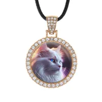 Кулон со стразами Белая кошка, цвет светлое золото ALKS0150