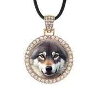 Кулон со стразами Волчица крупным планом, цвет светлое золото ALKS0168