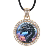 Кулон со стразами Дракон и розовые цветы, цвет светлое золото ALKS0250