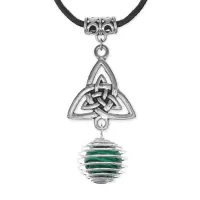 Амулет Трикветр с синт.камнем Малахит MKA-4002-08