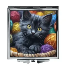 Складное зеркало квадратное Котенок и клубки ниток
