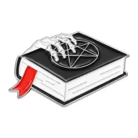 Значок Книга, пентаграмма и рука скелета, 2х3см ZN125