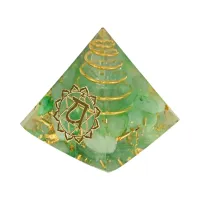 Фигурка Пирамида Анахата с нефритом ST078
