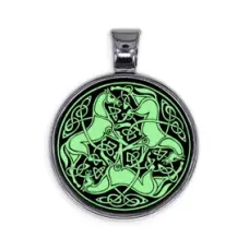 Светящийся амулет Кельтские лошади ALE532
