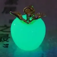 Светящийся кулон Яблоко 19х14мм, нефрит, цвет свечения сине - зеленый LGK001-1