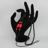 Черные с красным четки для амулета, продолговатые бусины с резьбой, пластик SH011-3