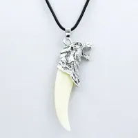 Кулон со шнурком Клык Волка 60х20мм, белый, серебр. BJK062-SW