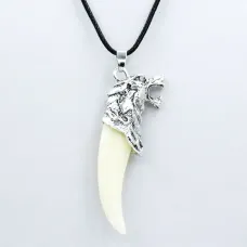 Кулон со шнурком Клык Волка 60х20мм, белый, серебр. BJK062-SW