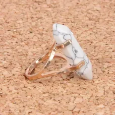 Кольцо с камнем Кахолонг KL043-11