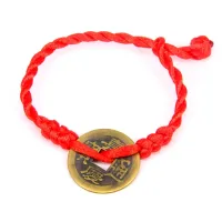 Красный браслет с монетой d.23мм BS288