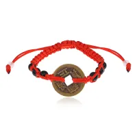 Браслет из красной нити с монетой d.23мм BS291