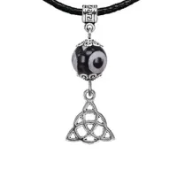 Амулет Трикветр (защита и гармония), бусина Дзи из агата MKA35-0069