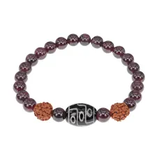 Браслет с 9-глазой Дзи, нат. рудракшей и синт. камнем Гранат BSDR-01-06