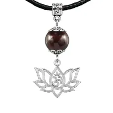 Амулет Ом и лотос (защита, гармония, развитие), гранат MKA22-30