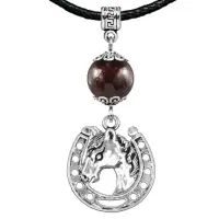 Амулет Подкова (счастье), гранат MKA22-31