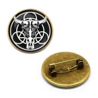 Значок Рогатый череп, d.27мм, цвет бронз. ZNA030
