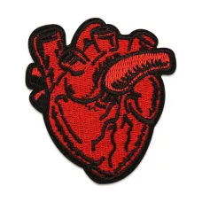 Нашивка Красное сердце, 70х60мм NS040