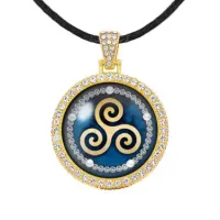 Амулет Трискель, цвет золото ALD101