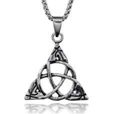 Амулет Трикветр на цепочке, 2,5х2,5см AC118
