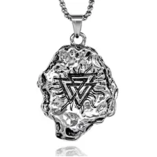 Амулет Валькнут на цепочке, 3,5х2,5см AC108